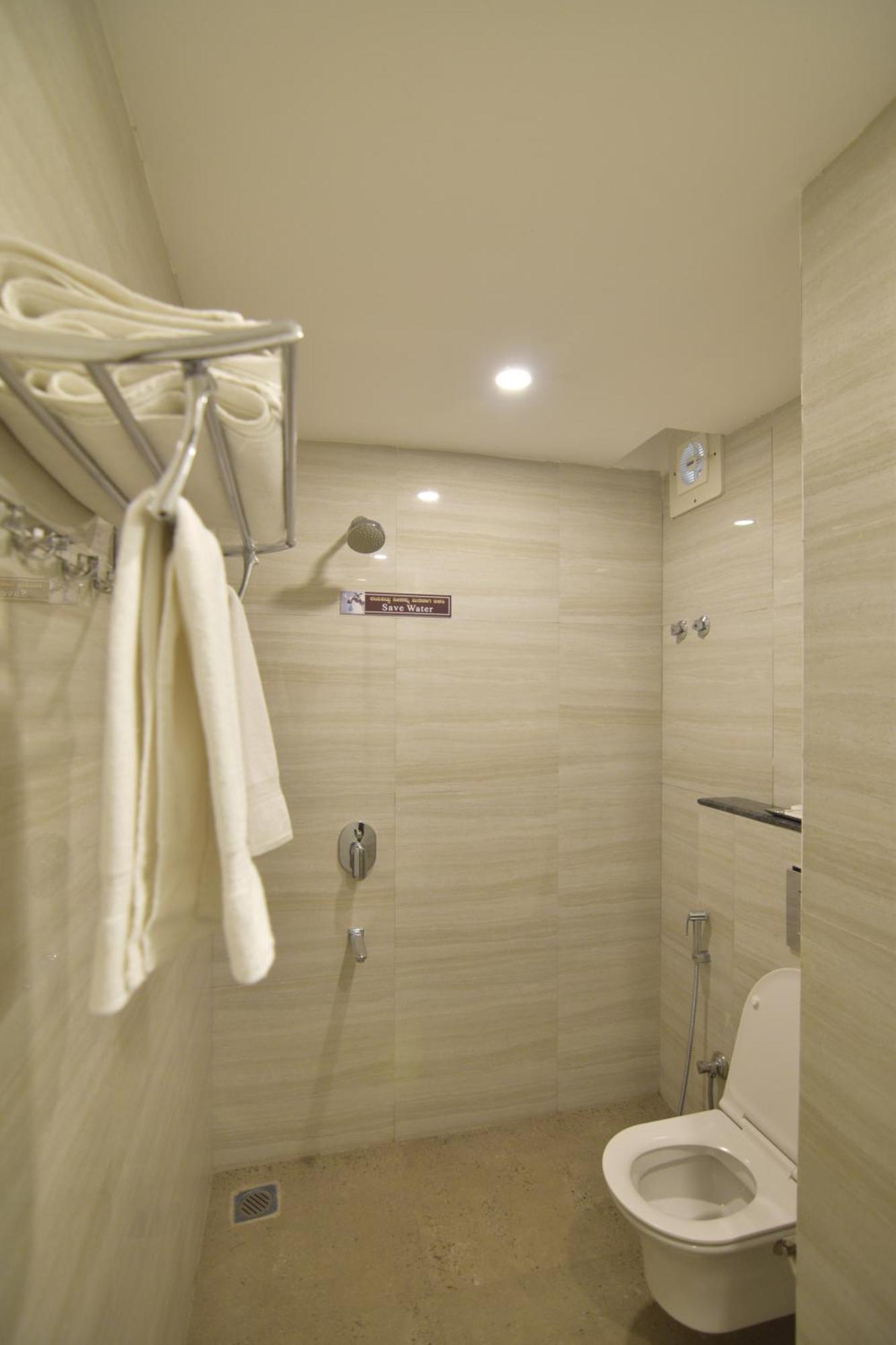 העיר בנגלור Hotel Dasya - Formerly Nice Stay The Business Hotel חדר תמונה